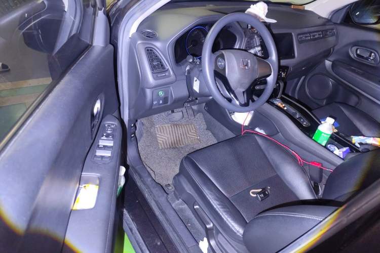 Used Honda Vezel 2017 1.8L CVT 2WD Elite Model Interior 3