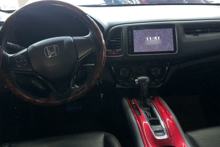 Used Honda Vezel 2017 1.5L CVT 2WD Comfort Model Interior 4