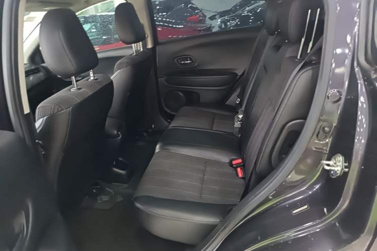 Used Honda Vezel 2017 1.8L CVT Front-Wheel Drive Pioneer Edition Left Rear Seat