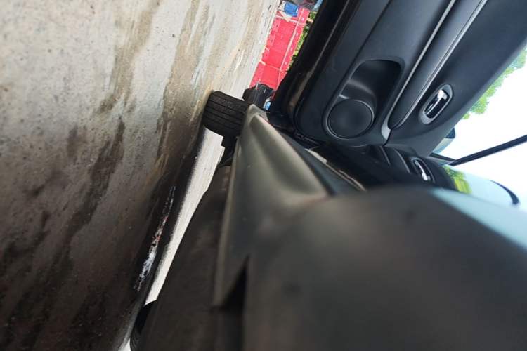 Used Honda Vezel 2017 1.8L CVT 2WD Elite Model Left Side Sill