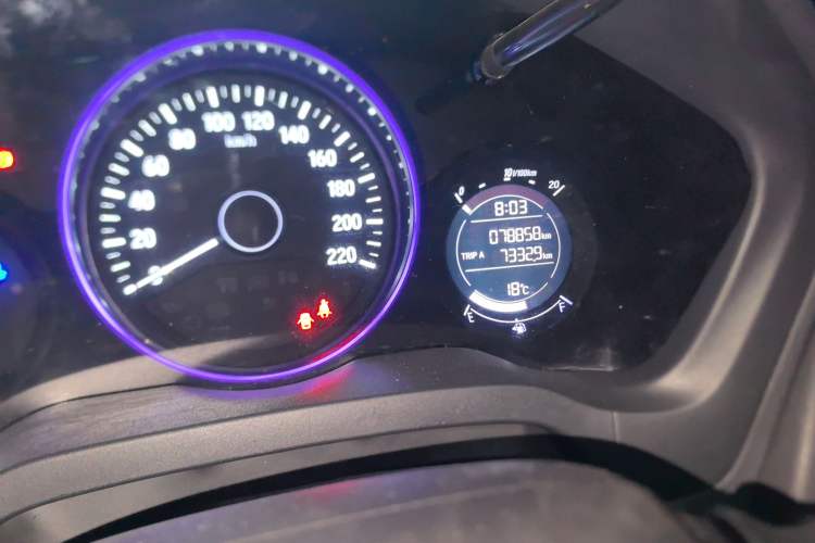Used Honda Vezel 2017 1.8L CVT Front-Wheel Drive Pioneer Edition Odometer Close Up