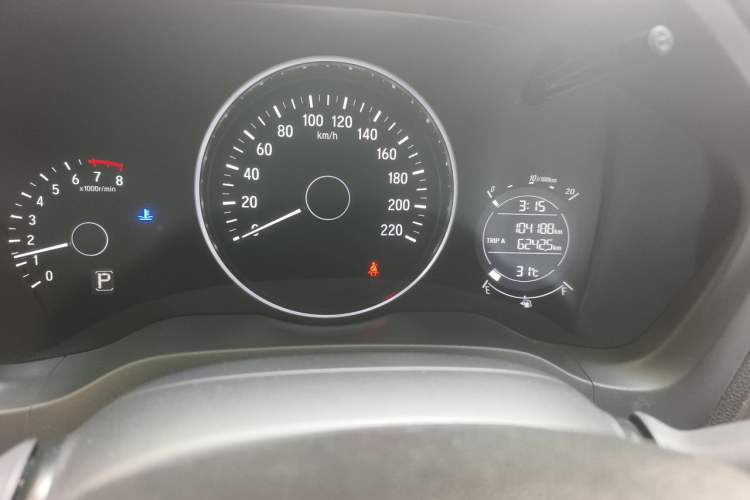 Used Honda Vezel 2017 1.5L CVT 2WD Comfort Model Odometer Close Up