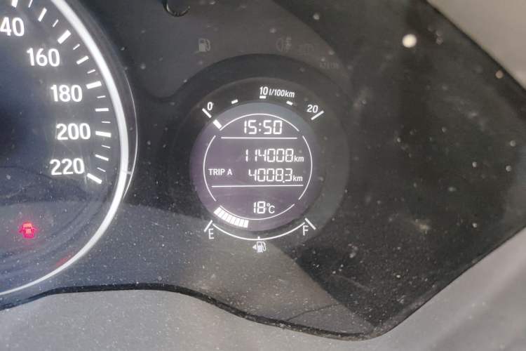 Used Honda Vezel 2017 1.5L CVT 2WD Comfort Model Odometer Close Up