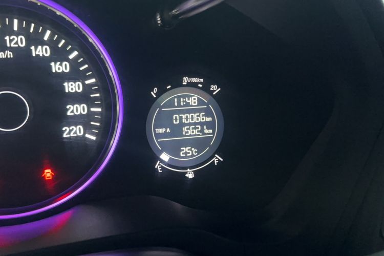 Used Honda Vezel 2017 1.5L CVT 2WD Comfort Model Odometer Close Up