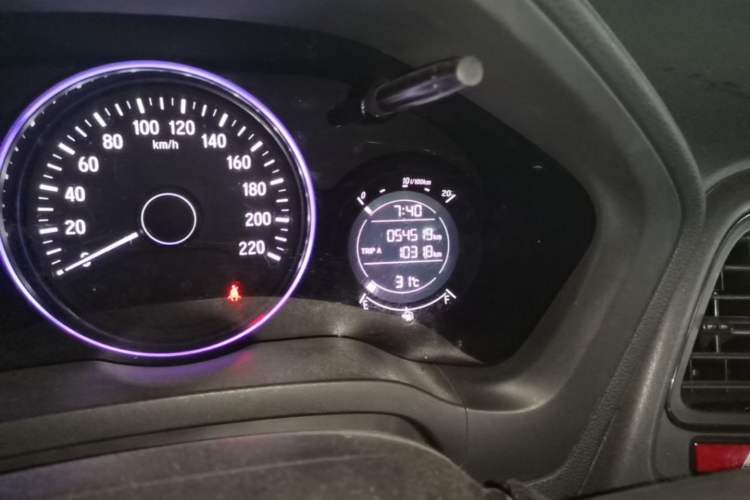 Used Honda Vezel 2017 1.5L CVT 2WD Comfort Model Odometer Close Up