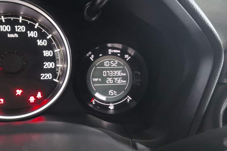 Used Honda Vezel 2017 1.5L CVT 2WD Comfort Model Odometer Close Up