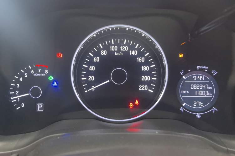 Used Honda Vezel 2017 1.8L CVT Front-Wheel Drive Pioneer Edition Odometer Close Up
