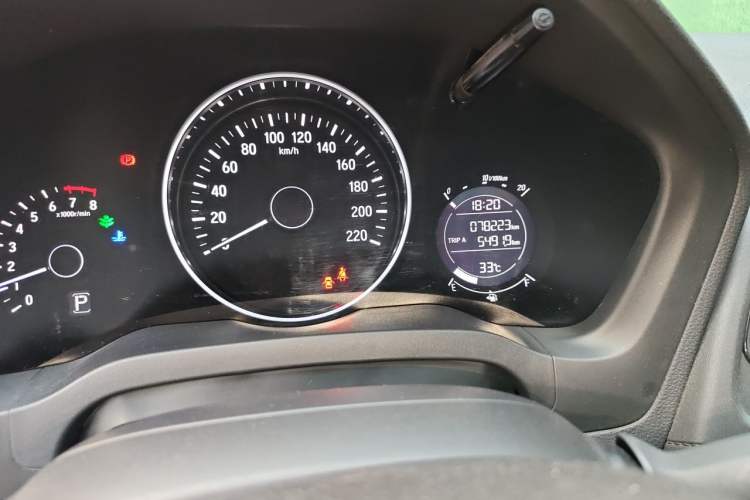 Used Honda Vezel 2017 1.5L CVT 2WD Comfort Model Odometer Close Up