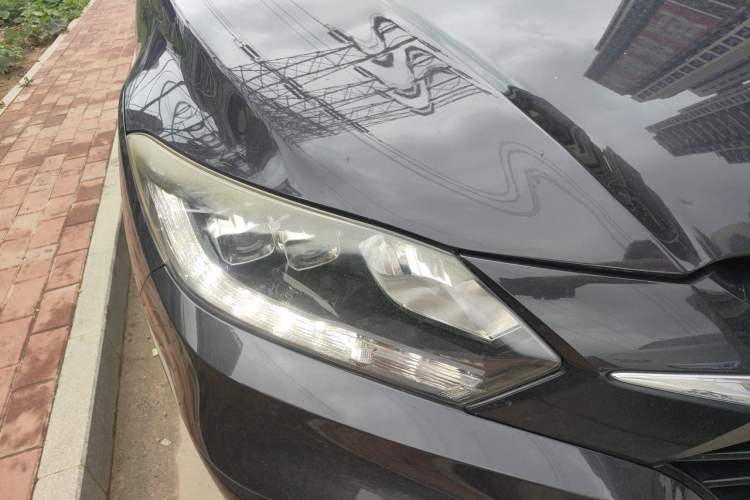Used Honda Vezel 2017 1.8L CVT Front-Wheel Drive Pioneer Edition Right Front Headlight