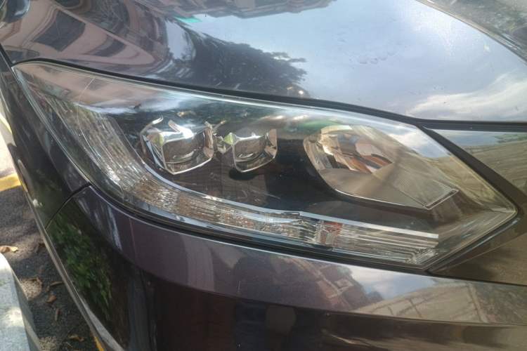 Used Honda Vezel 2017 1.8L CVT Front-Wheel Drive Pioneer Edition Right Front Headlight