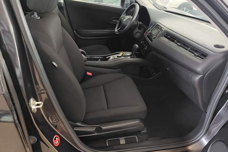 Used Honda Vezel 2017 1.5L CVT 2WD Comfort Model Right Front Seat