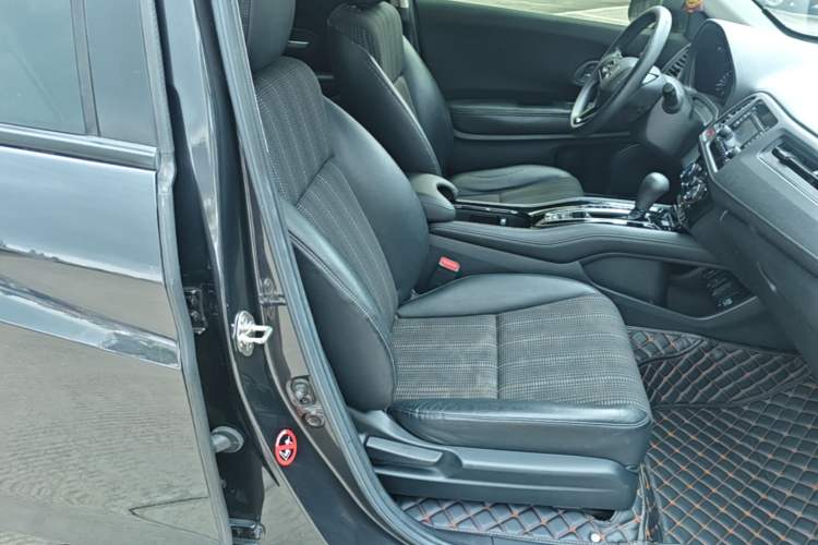 Used Honda Vezel 2017 1.8L CVT 2WD Elite Model Right Front Seat