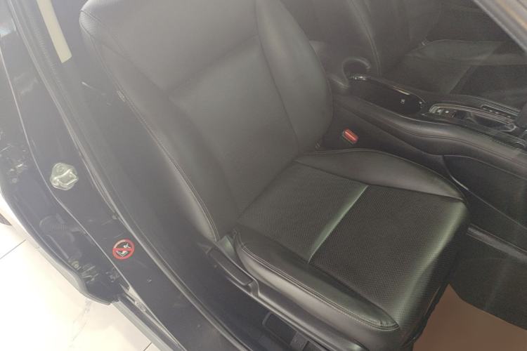 Used Honda Vezel 2017 1.5L CVT 2WD Comfort Model Right Front Seat