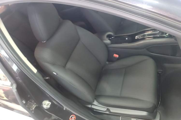Used Honda Vezel 2017 1.5L CVT 2WD Comfort Model Right Front Seat