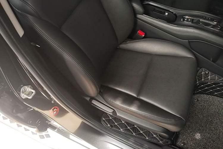 Used Honda Vezel 2017 1.5L CVT 2WD Comfort Model Right Front Seat
