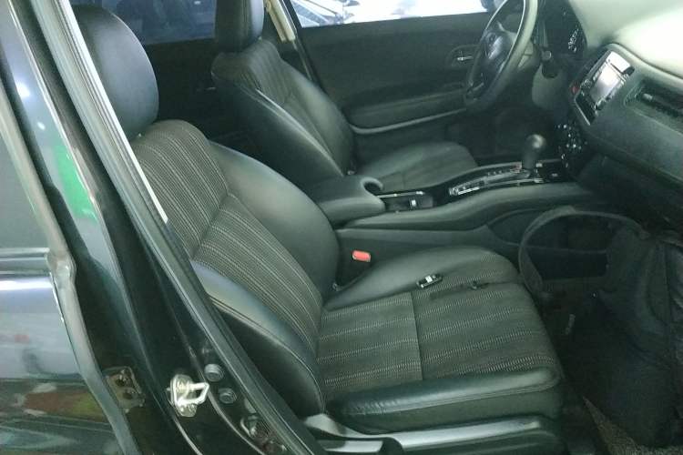 Used Honda Vezel 2017 1.8L CVT 2WD Elite Model Right Front Seat