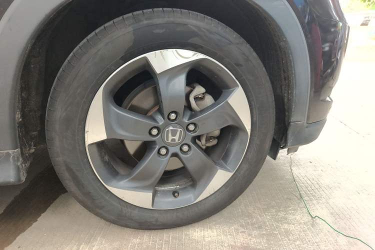 Used Honda Vezel 2017 1.8L CVT Front-Wheel Drive Pioneer Edition Right Front Wheel Hub