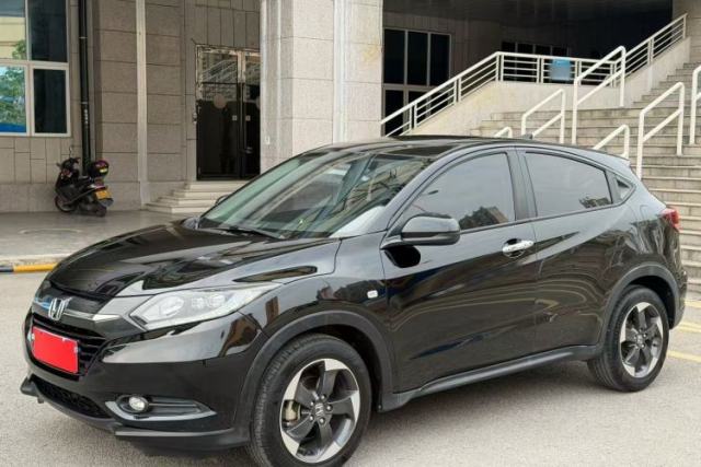 Ojetý Honda Vezel 2017 1.8L CVT Front-Wheel Drive Pioneer Edition