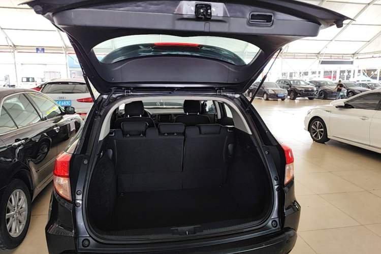 Used Honda Vezel 2017 1.5L CVT 2WD Comfort Model Trunk
