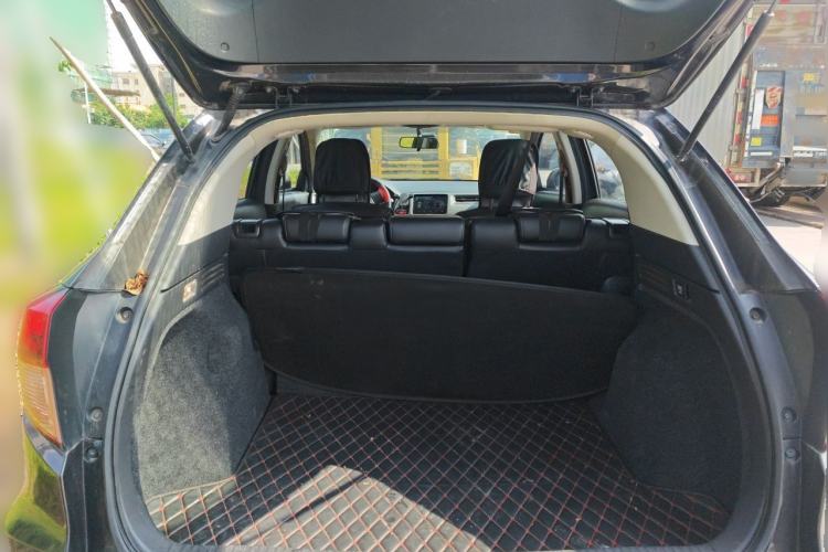 Used Honda Vezel 2017 1.8L CVT Front-Wheel Drive Pioneer Edition Trunk