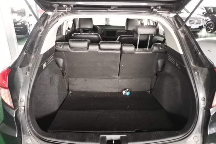 Used Honda Vezel 2017 1.5L CVT 2WD Comfort Model Trunk