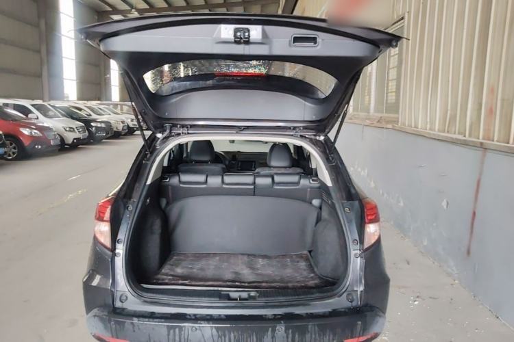 Used Honda Vezel 2017 1.8L CVT Front-Wheel Drive Pioneer Edition Trunk