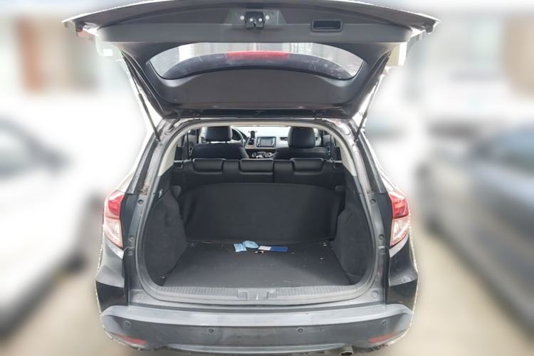 Used Honda Vezel 2017 1.8L CVT Front-Wheel Drive Pioneer Edition Trunk