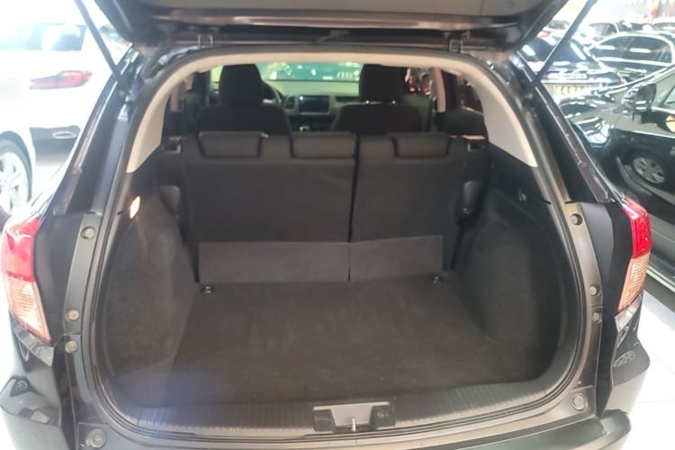 Used Honda Vezel 2017 1.5L CVT 2WD Comfort Model Trunk