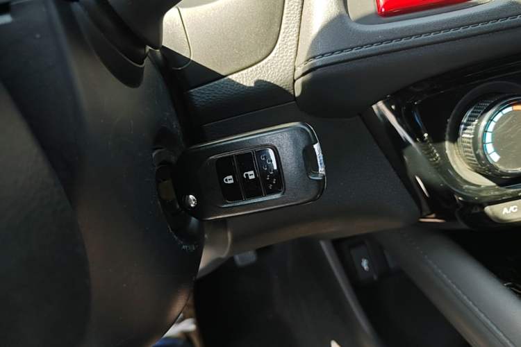 Used Honda Vezel 2017 1.5L CVT 2WD Comfort Model Vehicle Key