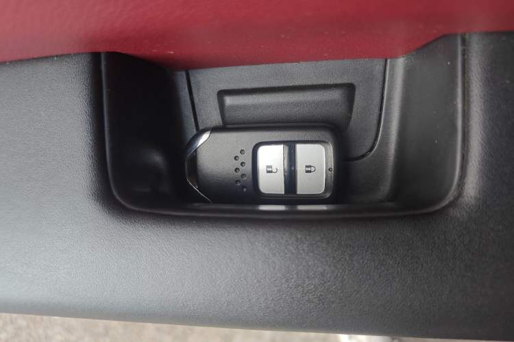 Used Honda Vezel 2017 1.8L CVT Front-Wheel Drive Pioneer Edition Vehicle Key