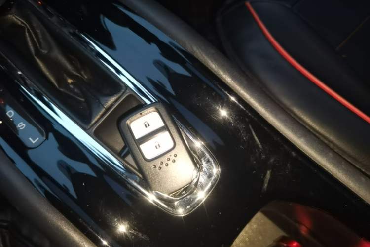 Used Honda Vezel 2017 1.8L CVT Front-Wheel Drive Pioneer Edition Vehicle Key