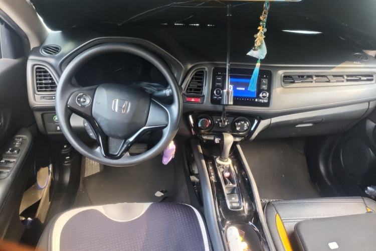 Used Honda Vezel 2017 1.5L CVT 2WD Comfort Model Center Console