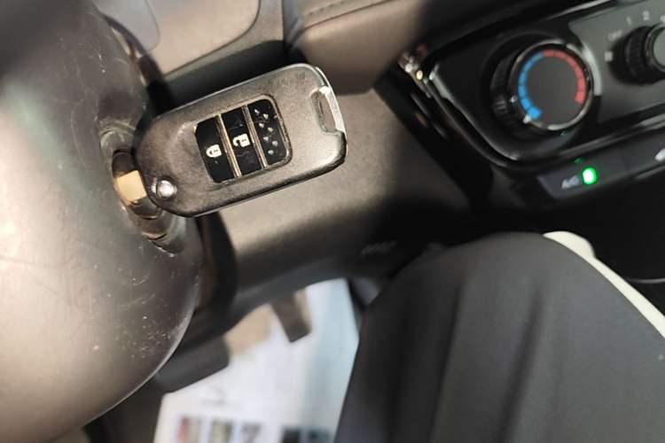 Used Honda Vezel 2017 1.5L CVT 2WD Comfort Model Interior 1