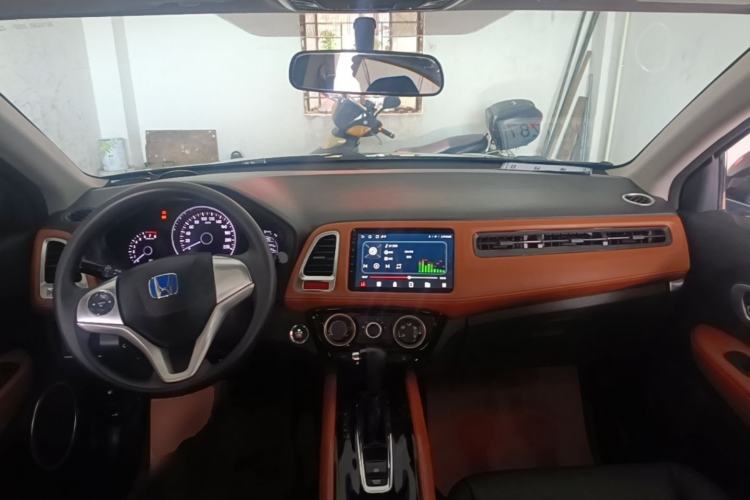 Used Honda Vezel 2017 1.8L CVT Front-Wheel Drive Pioneer Edition Center Console