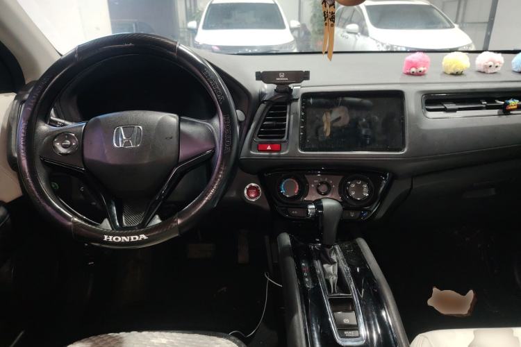 Used Honda Vezel 2017 1.8L CVT Front-Wheel Drive Pioneer Edition Center Console