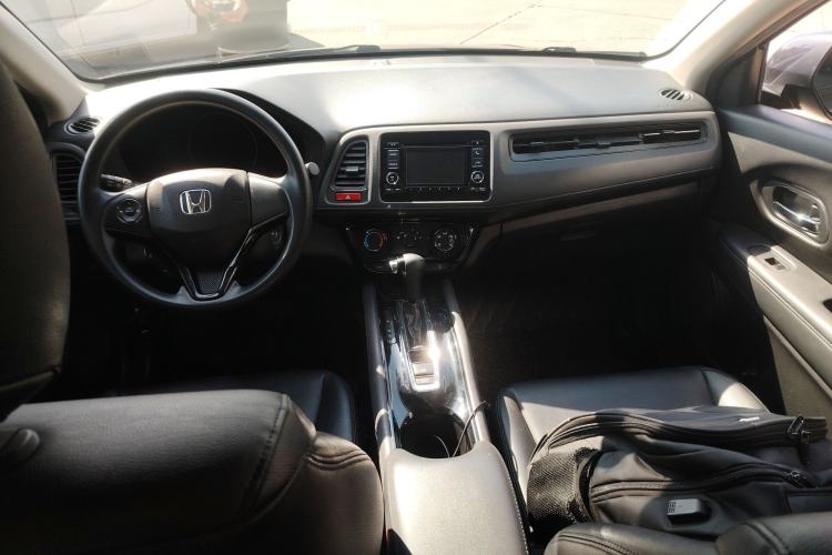 Used Honda Vezel 2017 1.5L CVT 2WD Comfort Model Center Console