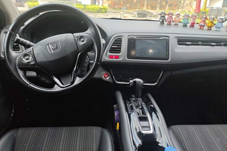 Used Honda Vezel 2017 1.8L CVT Two-Wheel Drive Luxury Model Center Console