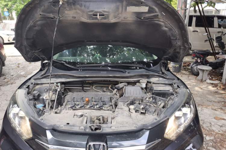 Used Honda Vezel 2017 1.8L CVT Front-Wheel Drive Pioneer Edition Engine Bay
