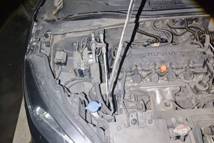 Used Honda Vezel 2017 1.8L CVT 2WD Elite Model Engine Bay Right