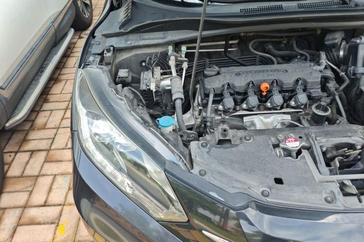 Used Honda Vezel 2017 1.8L CVT Two-Wheel Drive Luxury Model Engine Bay Right