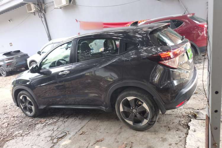 Used Honda Vezel 2017 1.8L CVT Front-Wheel Drive Pioneer Edition Exterior 3