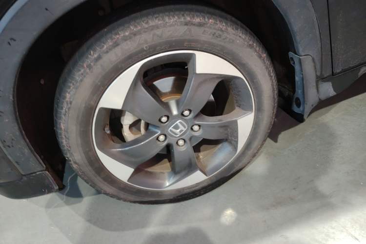 Used Honda Vezel 2017 1.8L CVT Front-Wheel Drive Pioneer Edition Exterior 4