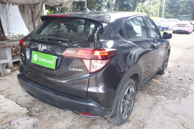 Used Honda Vezel 2017 1.8L CVT Front-Wheel Drive Pioneer Edition Exterior 5