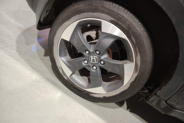 Used Honda Vezel 2017 1.8L CVT Front-Wheel Drive Pioneer Edition Exterior 5