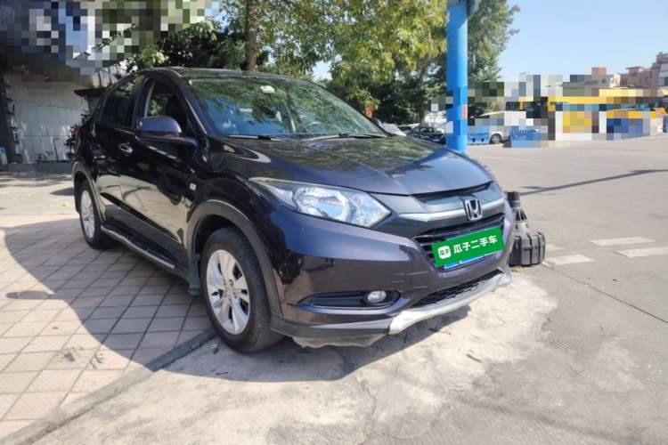 Used Honda Vezel 2017 1.5L CVT 2WD Comfort Model Front Right 45 Deg