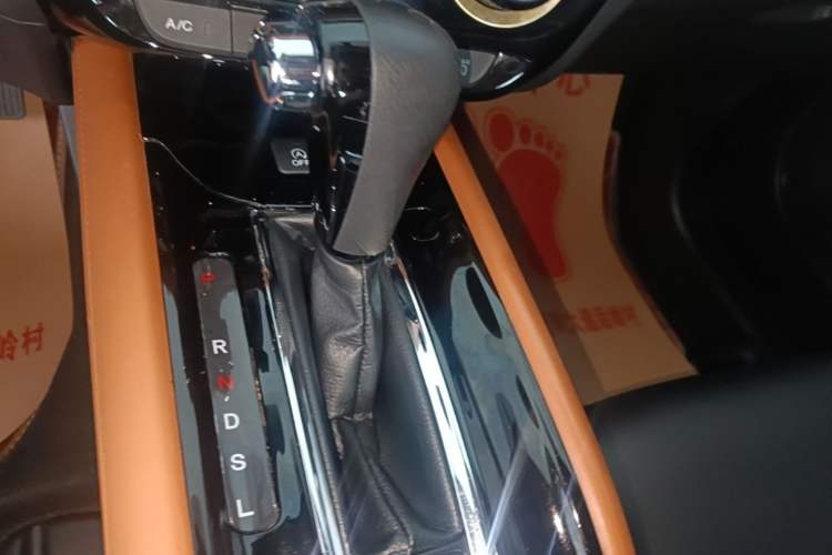 Used Honda Vezel 2017 1.8L CVT Front-Wheel Drive Pioneer Edition Gear Lever