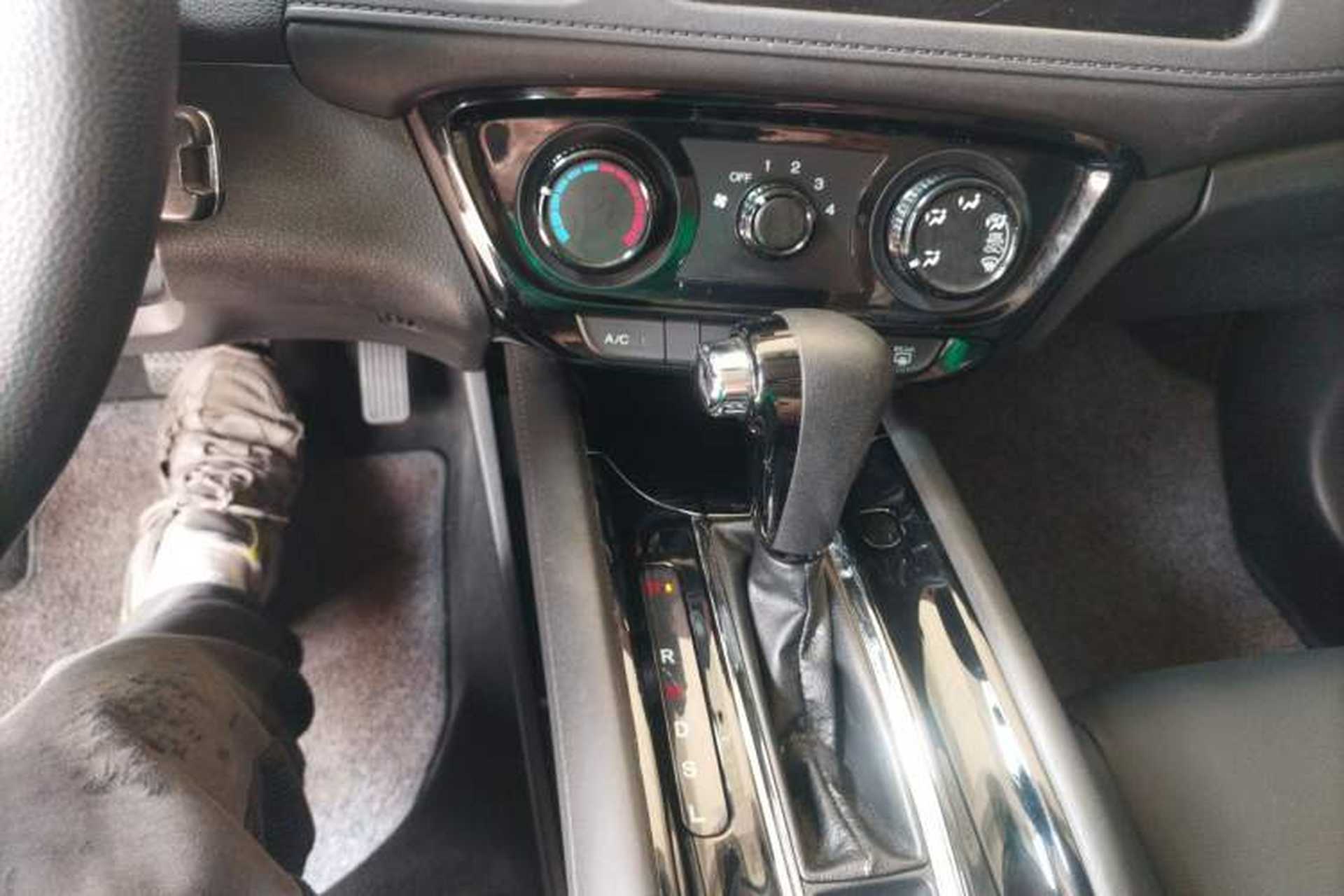 Used Honda Vezel 2017 1.5L CVT 2WD Comfort Model Gear Lever