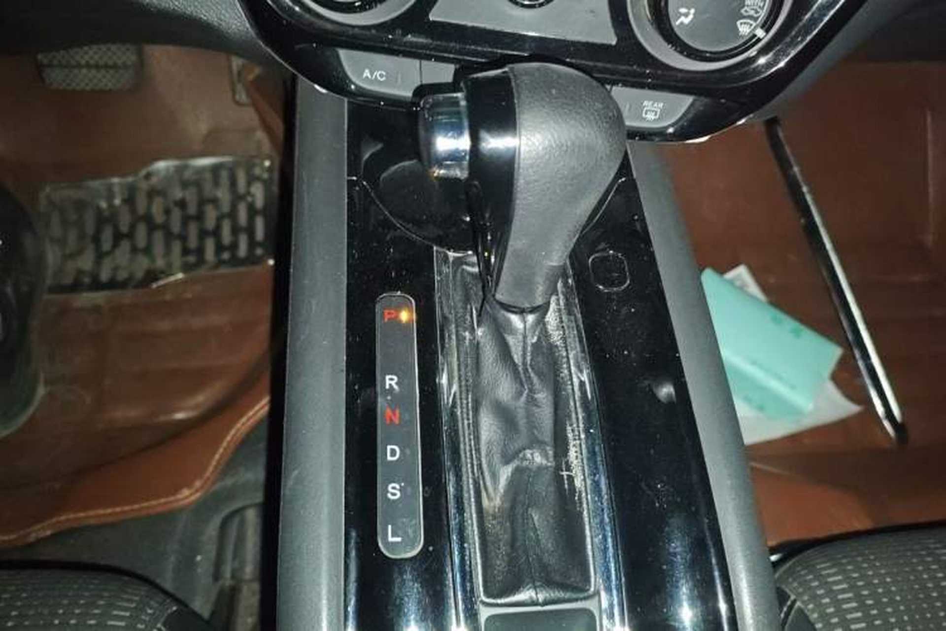 Used Honda Vezel 2017 1.8L CVT 2WD Elite Model Gear Lever