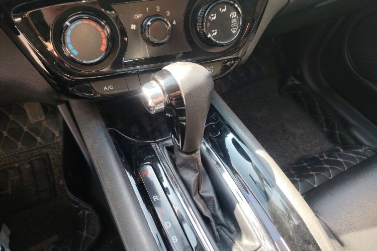 Used Honda Vezel 2017 1.5L CVT 2WD Comfort Model Gear Lever