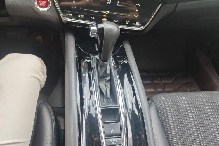 Used Honda Vezel 2017 1.8L CVT Two-Wheel Drive Luxury Model Gear Lever